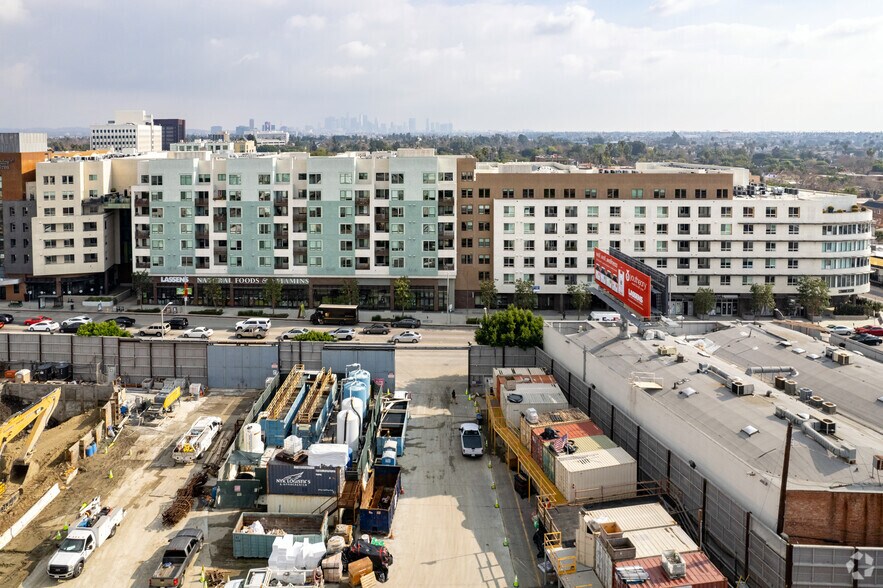 More Photos Of 5200 Wilshire Blvd, Los Angeles Apartments For Lease
