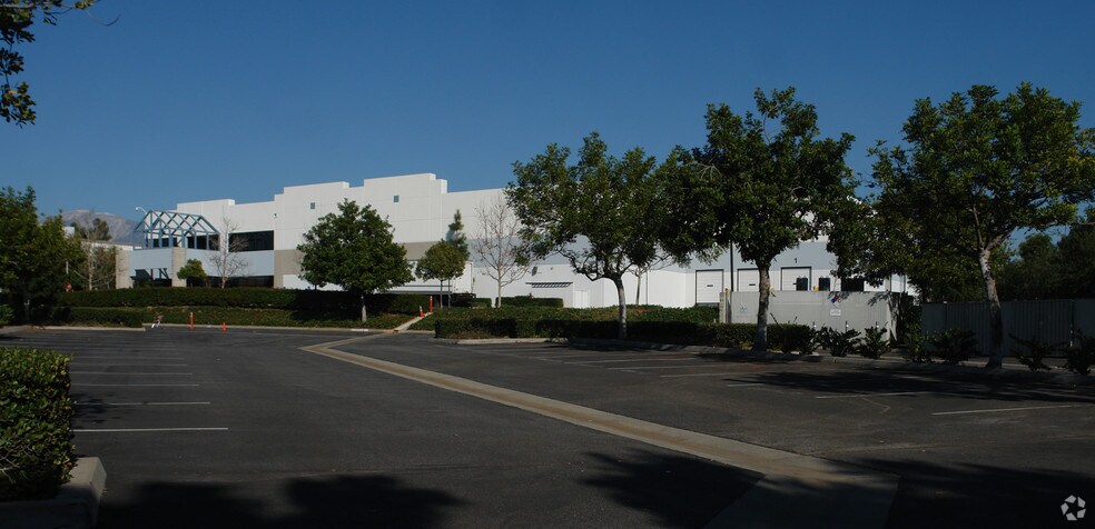More Photos Of 550 Cliffside Dr, San Dimas Warehouse For Lease
