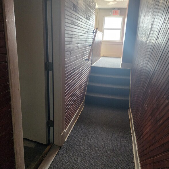 More Photos Of 401 N Spring St, Independence Apartments For Sale