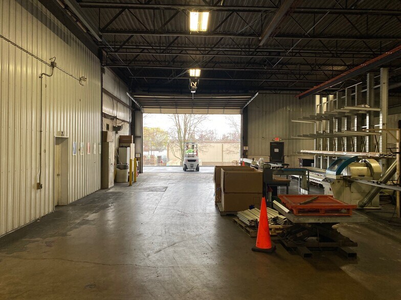 More Photos Of 31 Industrial Cir, Lancaster Industrial For Lease