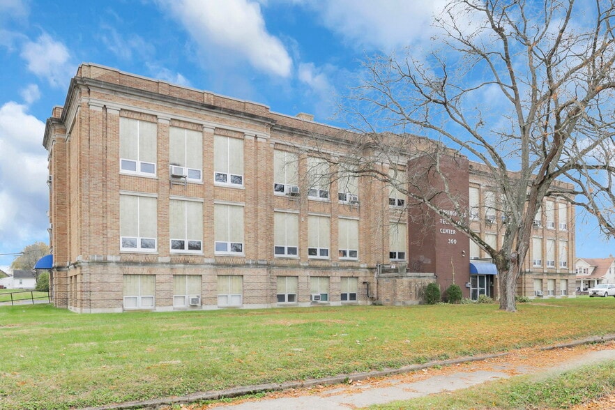 More Photos Of 300 E Auburn Ave, Springfield Office For Sale