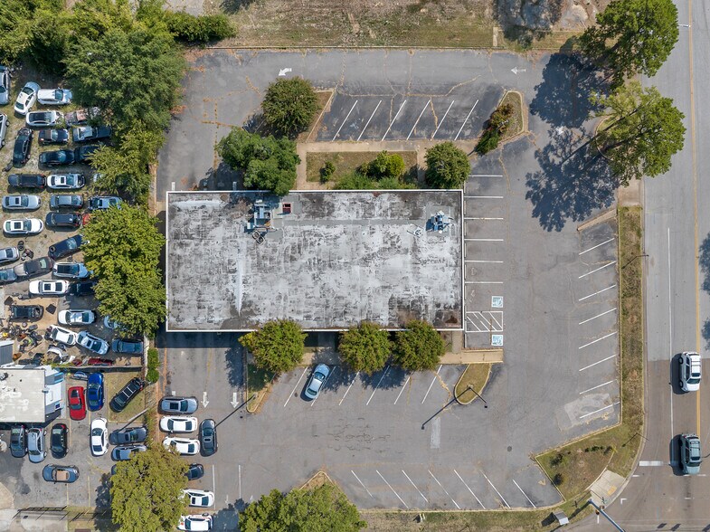 More Photos Of 2015 E Brooks Rd, Memphis Bank For Sale