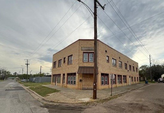 Primary Photo Of 200 S Dean St, Gladewater Office For Sale