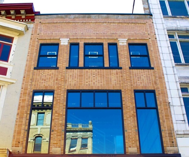 Primary Photo Of 806 W Hamilton St, Allentown Storefront Retail Office For Lease