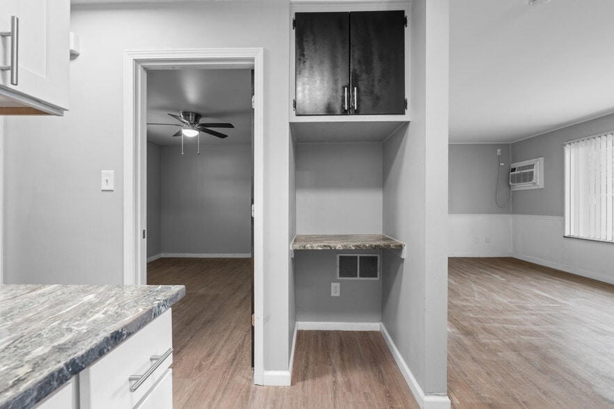 More Photos Of 4401 S Crooks Rd, Royal Oak Apartments For Sale