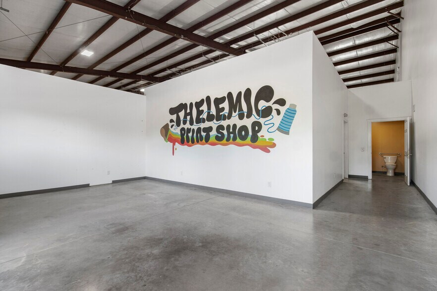 More Photos Of 13 Parkway Dr, Plainfield Warehouse For Lease