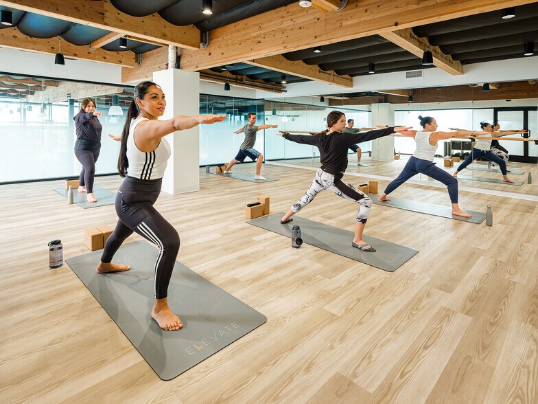 More Photos Of 11555 Sorrento Valley Rd, San Diego Unknown For Lease