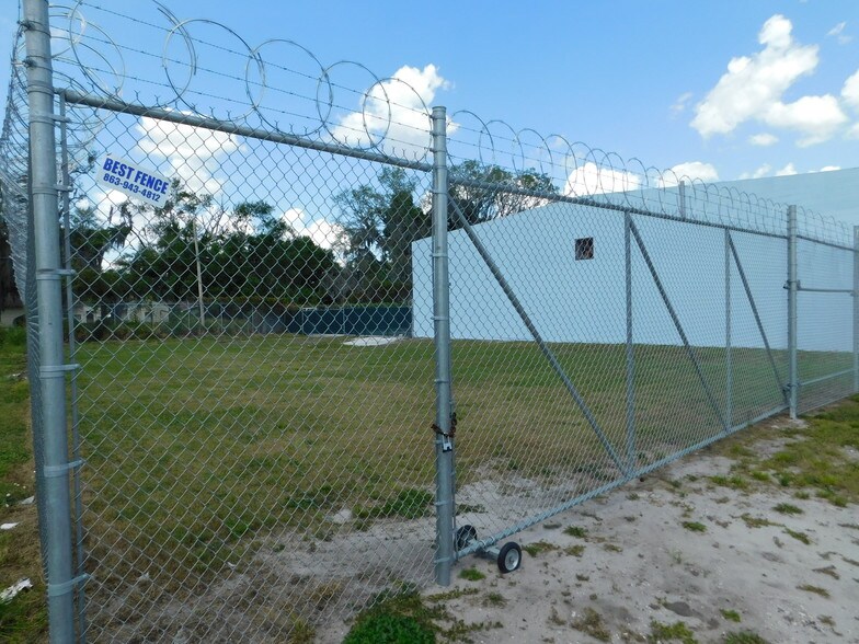 More Photos Of 1512 E Gary Rd, Lakeland Flex For Sale