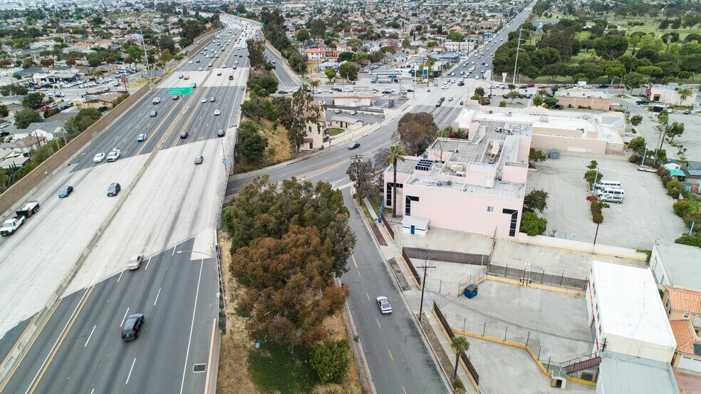 More Photos Of 3977 W 171st St, Torrance Service For Sale