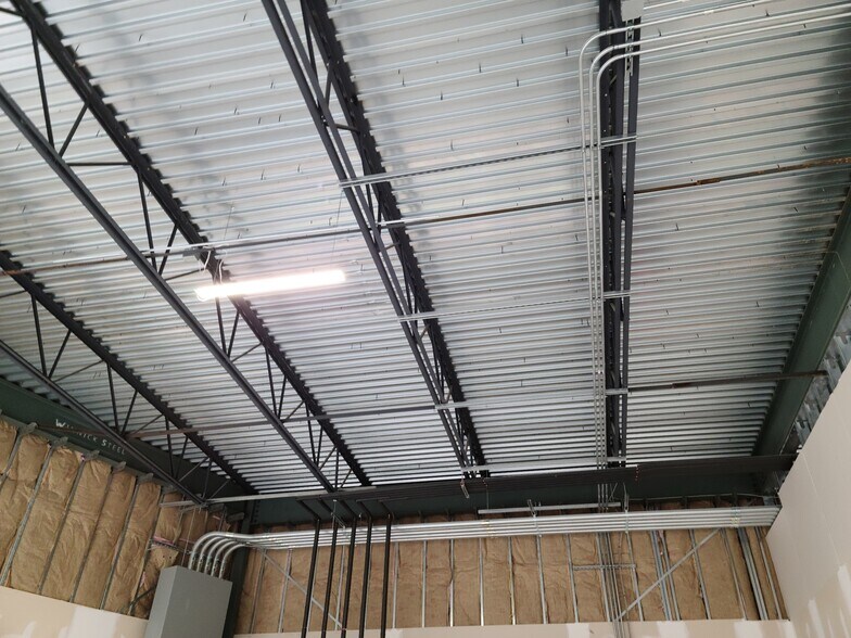 More Photos Of 937 State St, Bridgeport Storefront For Sale