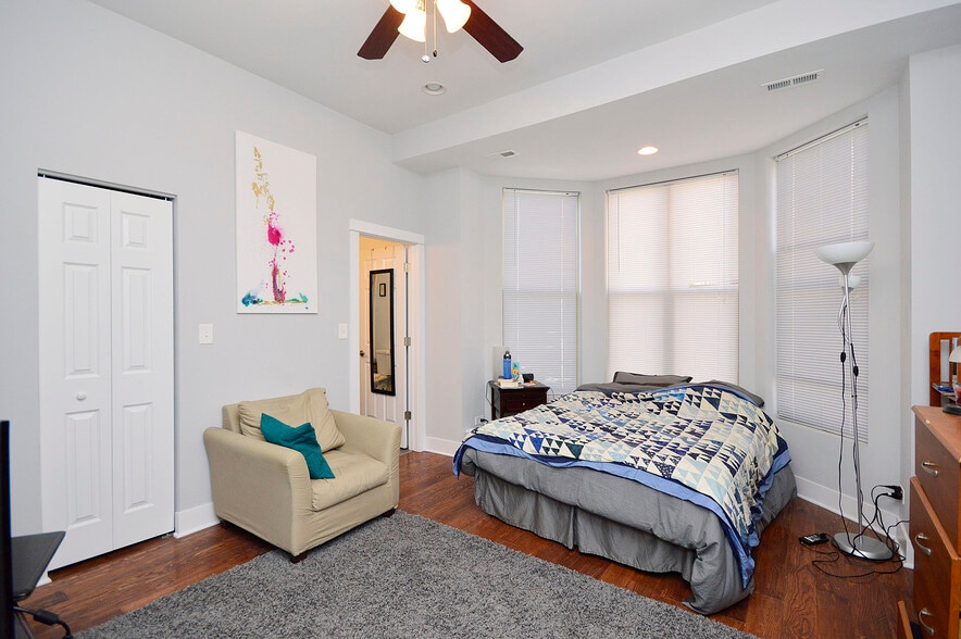 More Photos Of 1501 W Superior St, Chicago Apartments For Sale