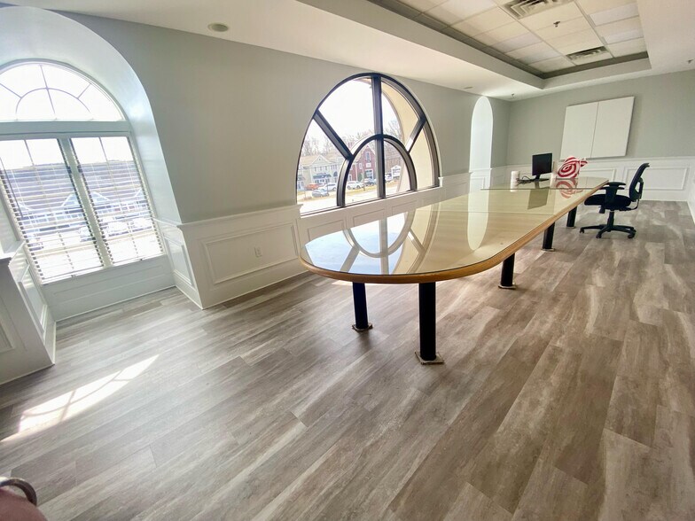 More Photos Of 1060 Osgood St, North Andover Storefront Retail Office For Lease