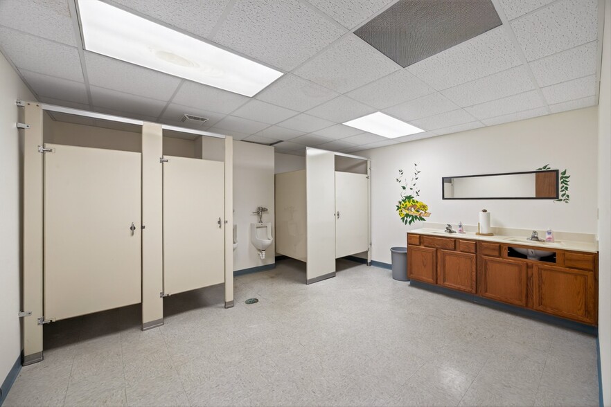 More Photos Of 11141 N Avenue L, La Porte Religious Facility For Sale