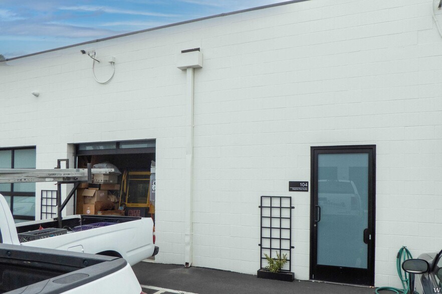 More Photos Of 10826-10834 Burbank Blvd, North Hollywood Office For Sale