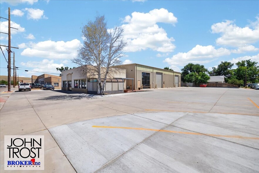 Primary Photo Of 801 N Center St, Casper Freestanding For Sale