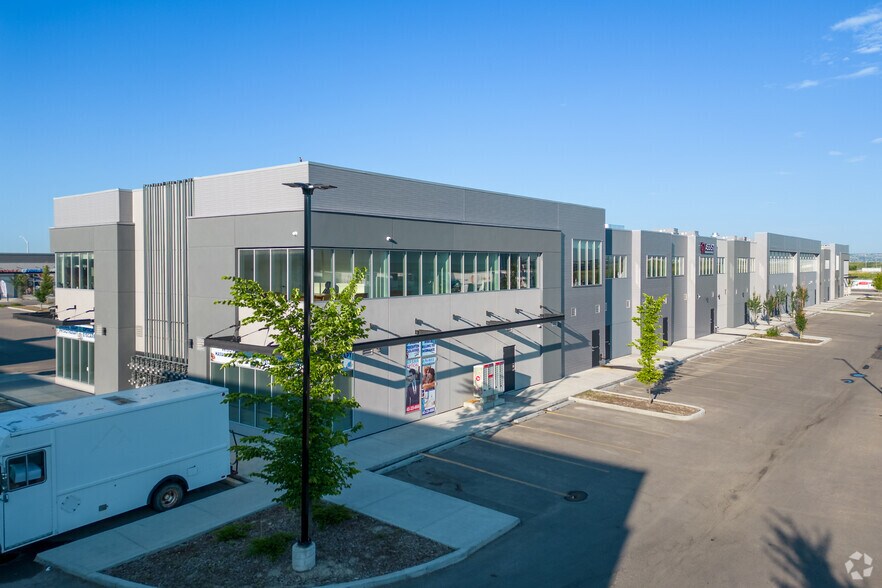 More Photos Of 4310 104 Ave NE, Calgary Storefront For Sale