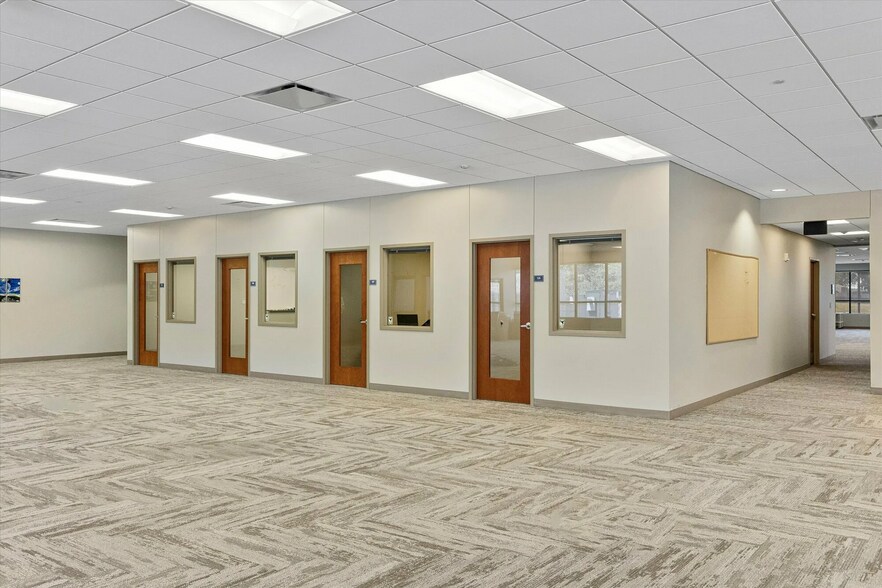 More Photos Of 11010 Burdette St, Omaha Office For Lease