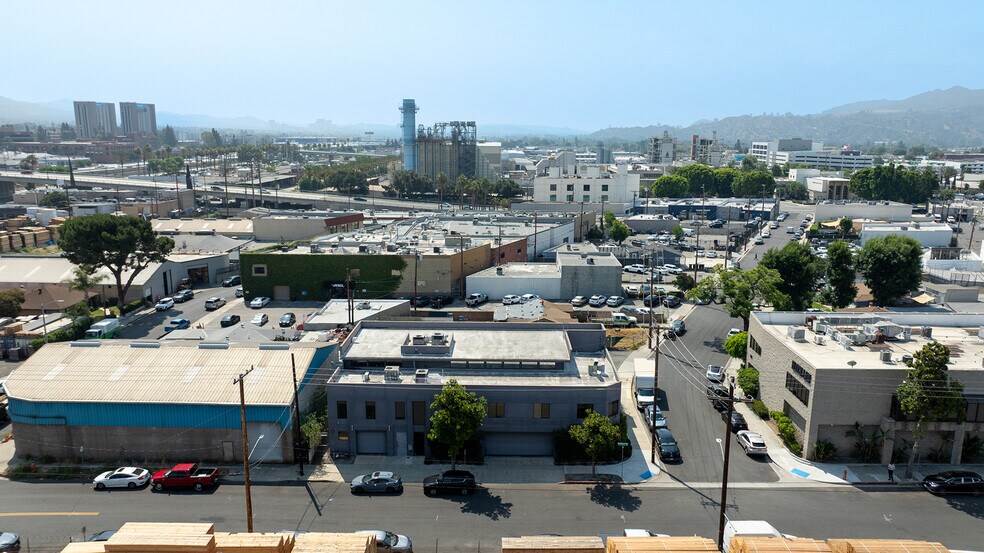 More Photos Of 120 W Cypress Ave, Burbank Office For Sale