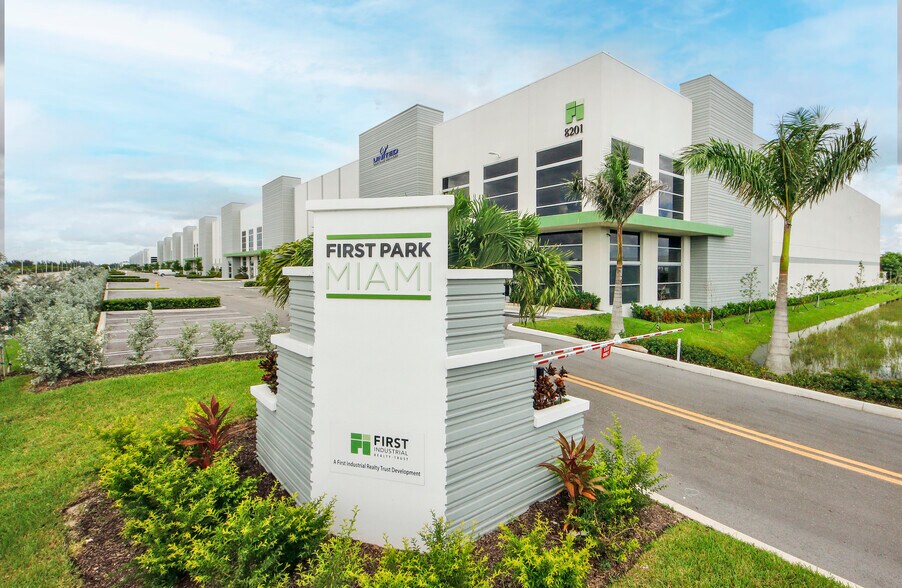 More Photos Of 8901 NW 87th Ave, Medley Distribution For Lease