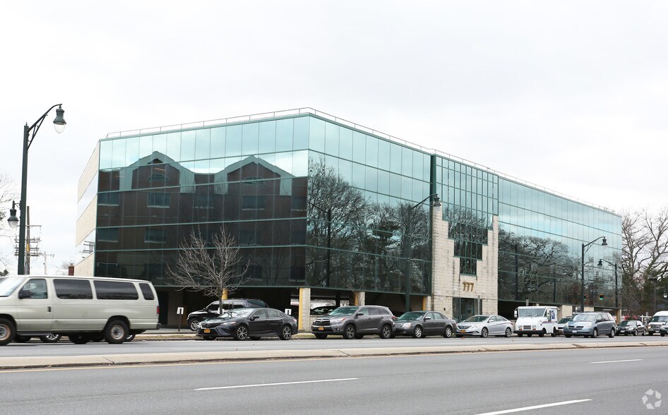 More Photos Of 777 Sunrise Hwy, Lynbrook Medical For Lease
