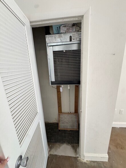 More Photos Of 323-329 Central Ave, Sarasota Office For Lease