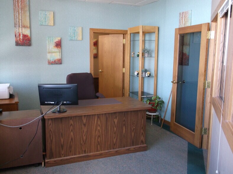 More Photos Of 600 S Main St, Oshkosh Office For Lease