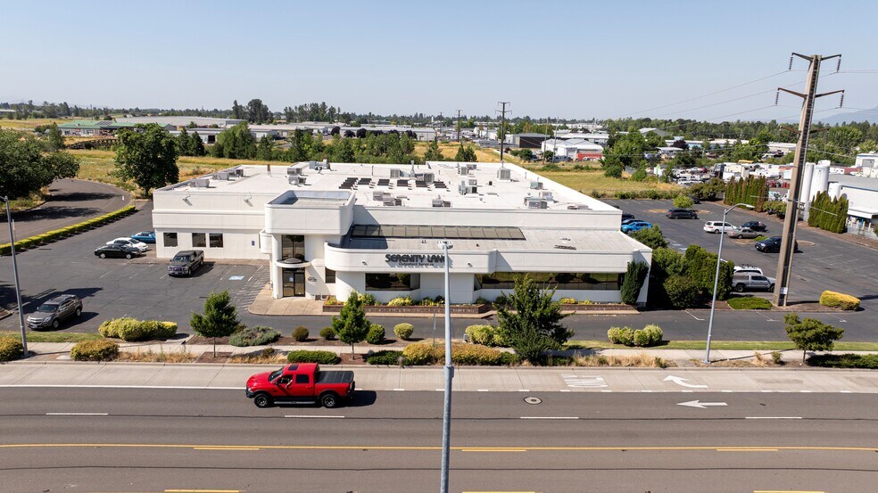 More Photos Of 4211 W 11th Ave, Eugene Freestanding For Sale