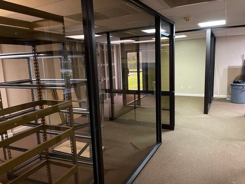 More Photos Of 1910 Park Meadows Dr, Fort Myers Medical For Lease