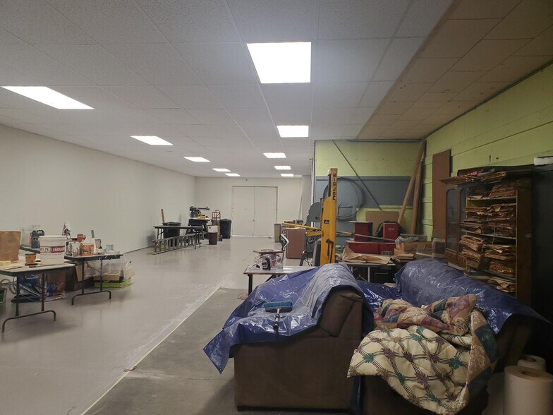 More Photos Of 124 E Jackson St, Hugo Office For Sale