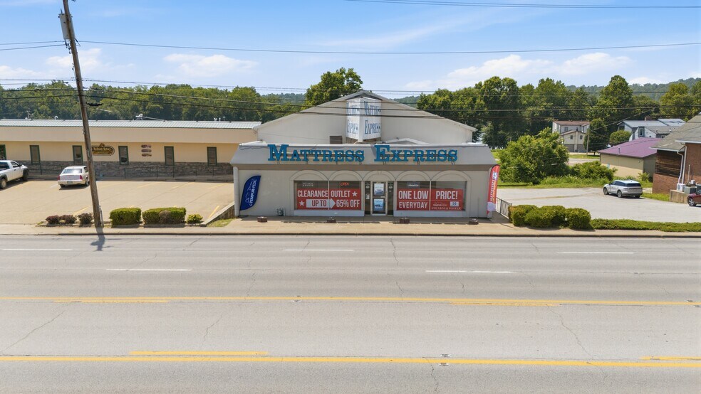 More Photos Of 1327 Grand Central Ave, Vienna Freestanding For Sale