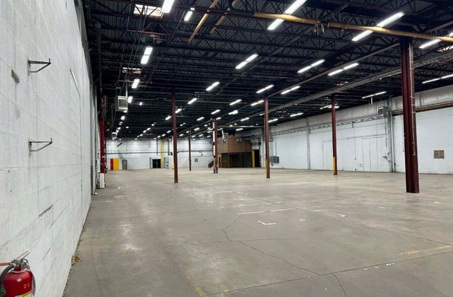 More Photos Of 7375 Industrial Rd, Florence Warehouse For Lease