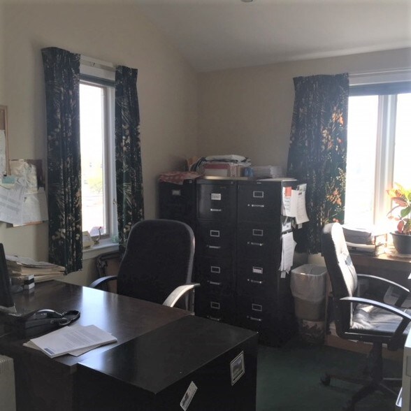 More Photos Of 920 Lawn Ave, Sellersville Medical For Sale