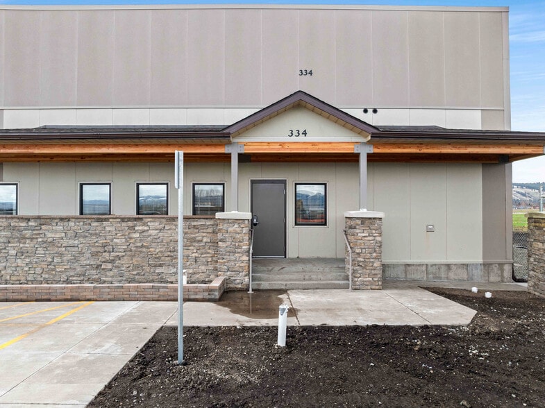 More Photos Of 334 Antelope Dr, La Grande Distribution For Sale