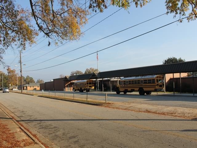 More Photos Of 300 Cherokee St, Americus Schools For Lease