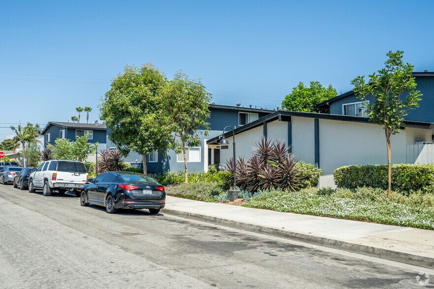 More Photos Of 205 S McCoy Rd, Orange Apartments For Sale