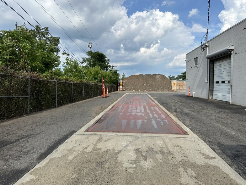 More Photos Of 238 Ledyard St, Hartford Auto Repair For Lease