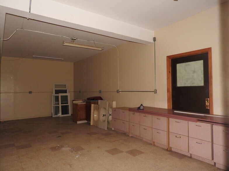 More Photos Of 1800 Brewerton Rd, Mattydale Freestanding For Sale