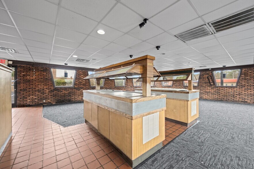 More Photos Of 1301 Gum Branch Rd, Jacksonville Restaurant For Sale