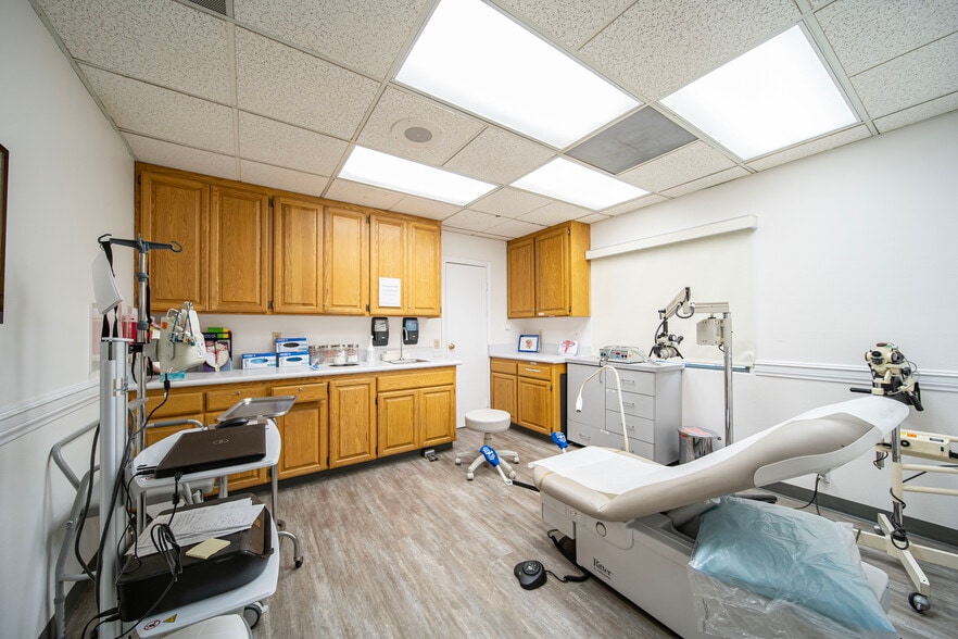 More Photos Of 315 E Route 66, Glendora Healthcare For Lease