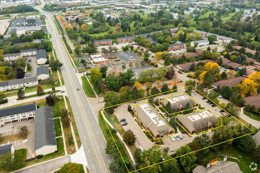 More Photos Of 36520 Grand River Ave, Farmington Hills Unknown For Lease