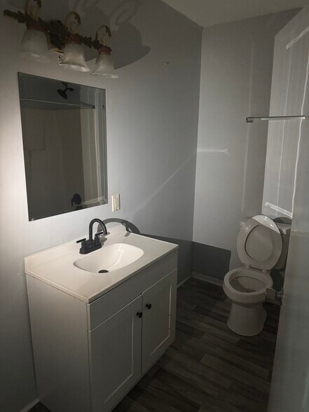 More Photos Of 407 Maides Ave, Wilmington Apartments For Sale