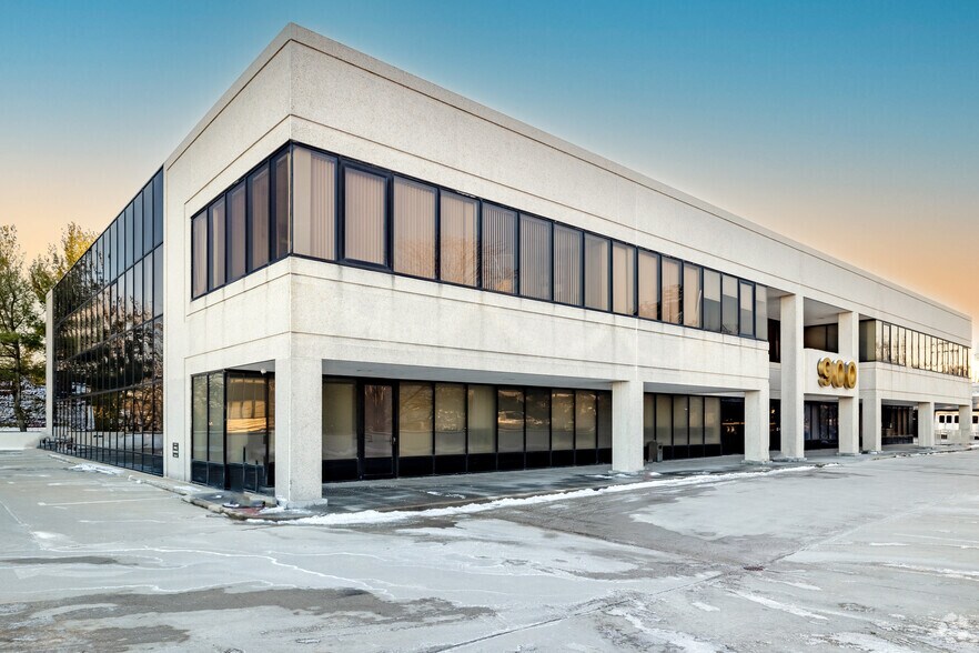 More Photos Of 900 Northern Blvd, Great Neck Office For Lease