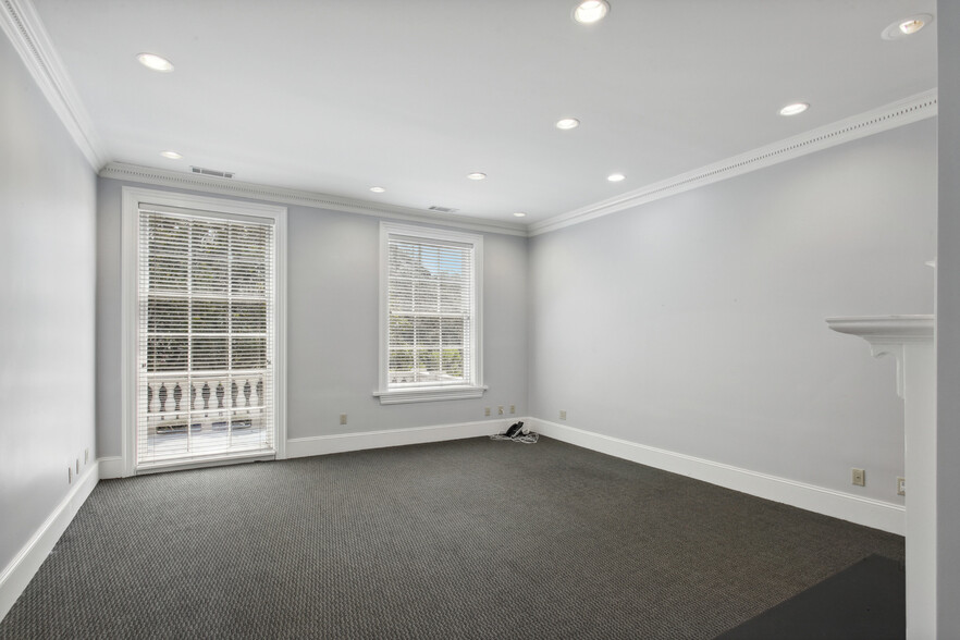 More Photos Of 1719 Abercorn St, Savannah Office Residential For Sale