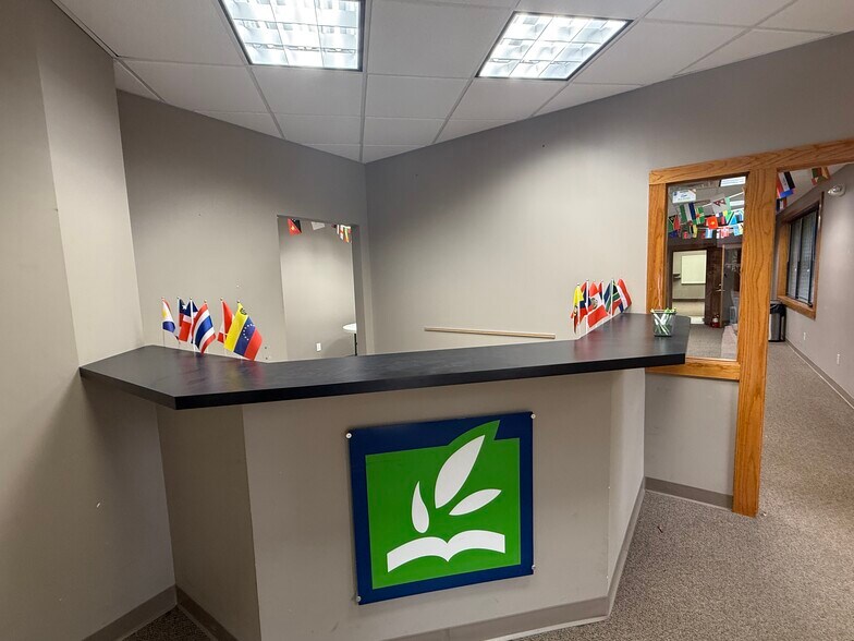 More Photos Of 1980-1986 NW Copper Oaks Cir, Blue Springs Office For Sale