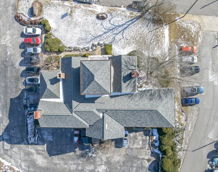 More Photos Of 29 Ravenscroft Dr, Asheville Office For Lease