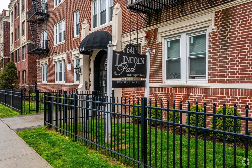 More Photos Of 641 Lincoln Ave, Orange Apartments For Sale