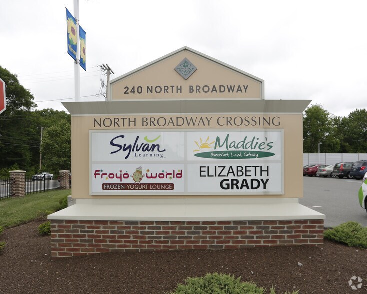More Photos Of 240 N Broadway, Salem General Retail For Lease