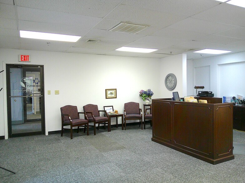 More Photos Of 17 Farmington Ave, Plainville Unknown For Lease