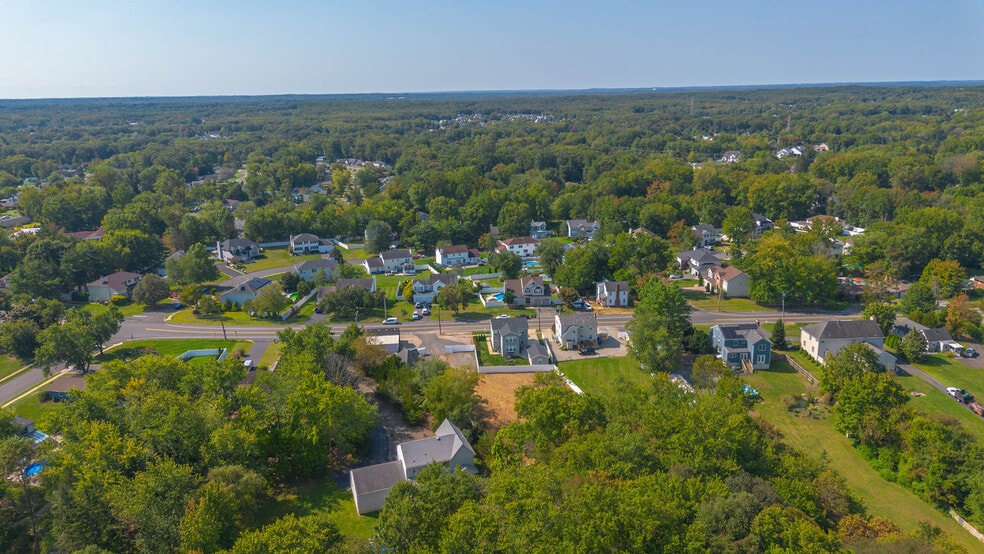 More Photos Of 40 Amboy Rd, Old Bridge Flex For Sale