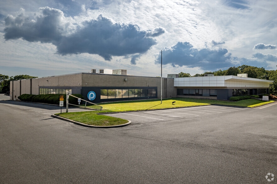 Primary Photo Of 1516 Motor Pky, Hauppauge Warehouse For Lease